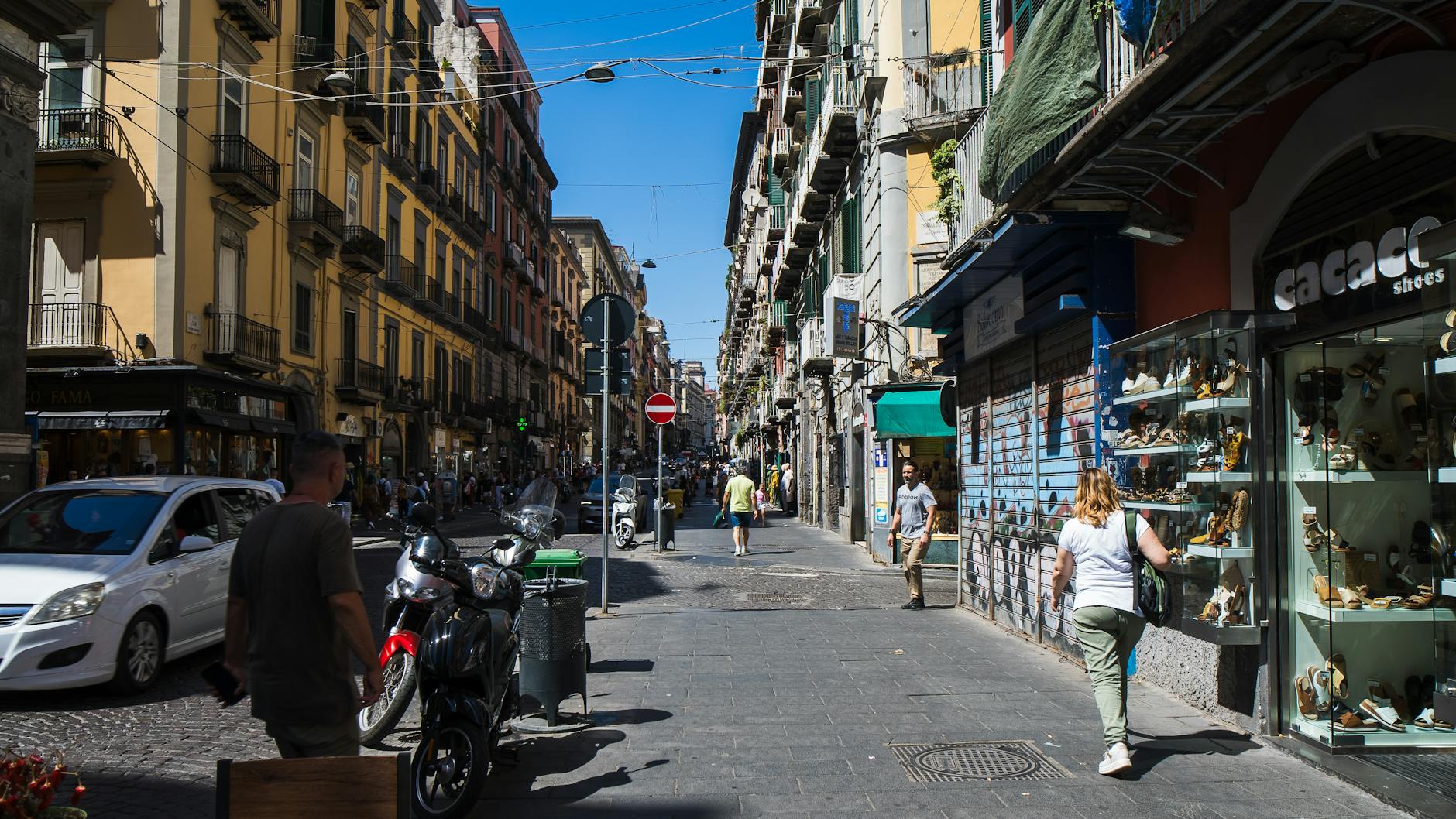 Company formation in Italy, overview of the registration process.