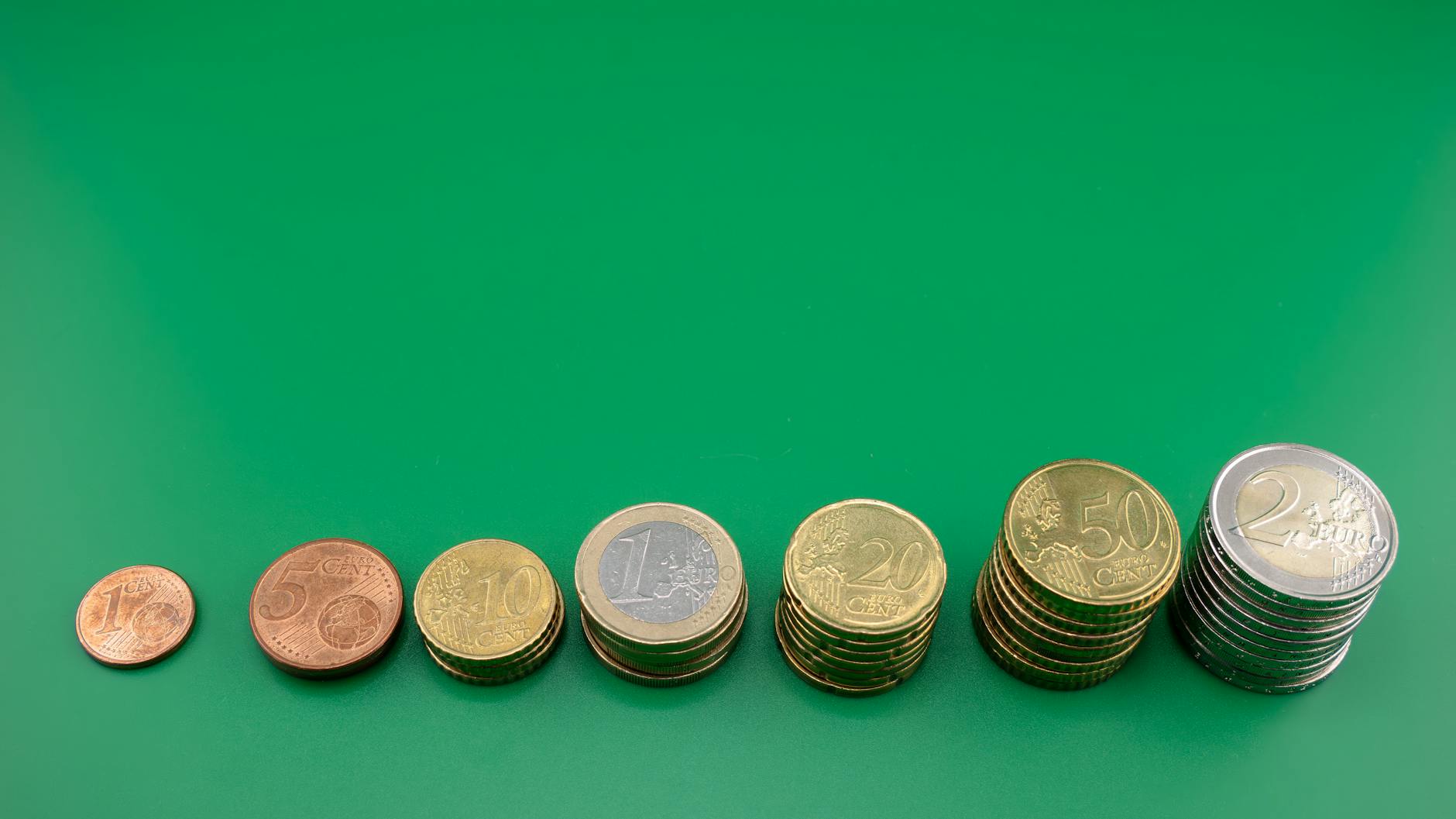 Italian SRL share capital requirements: notarial deed and company documents in Italy.